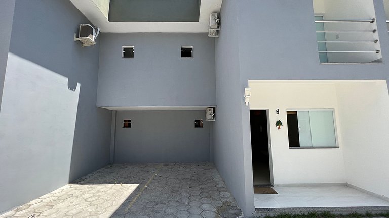 Duplex 03 suítes a 400m da praia