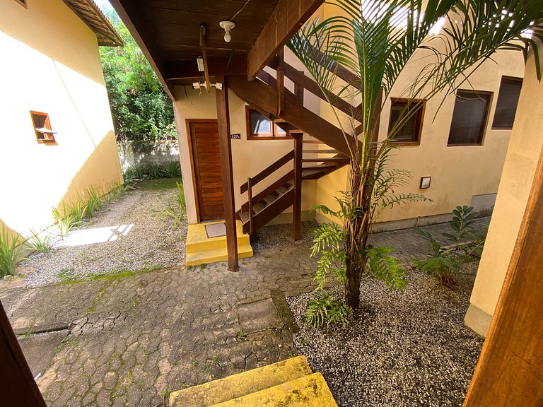 128 - quarto e sala a 100m da praia