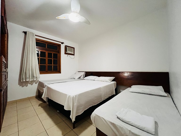 128 - quarto e sala a 100m da praia