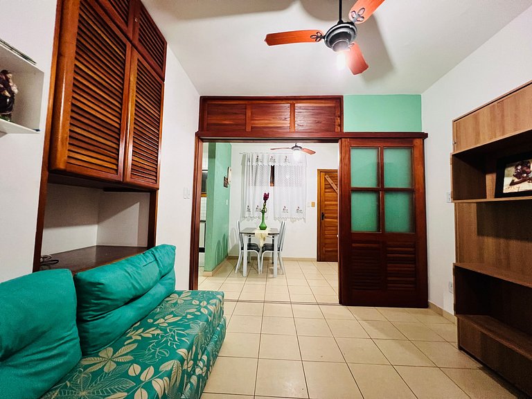 128 - quarto e sala a 100m da praia