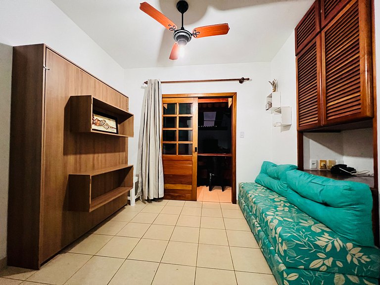 128 - quarto e sala a 100m da praia