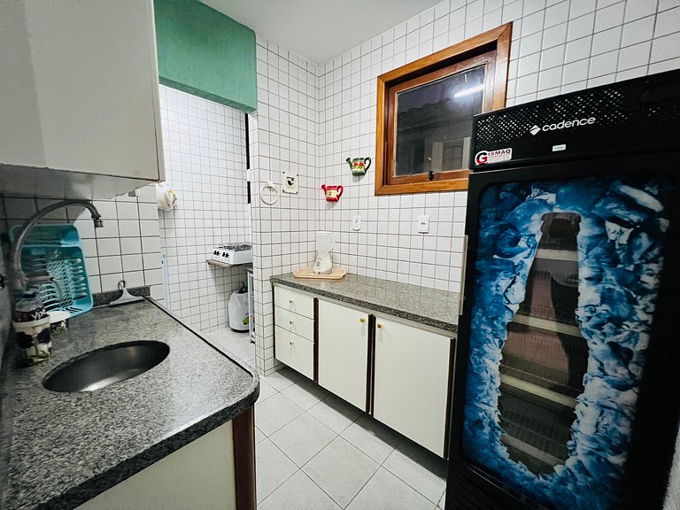 128 - quarto e sala a 100m da praia