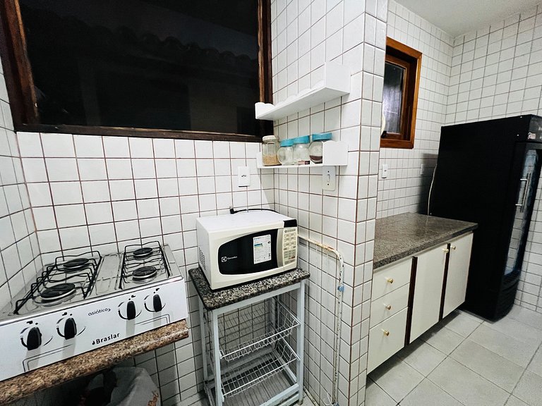 128 - quarto e sala a 100m da praia