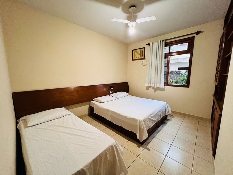 112 - Quarto e sala frente para o mar