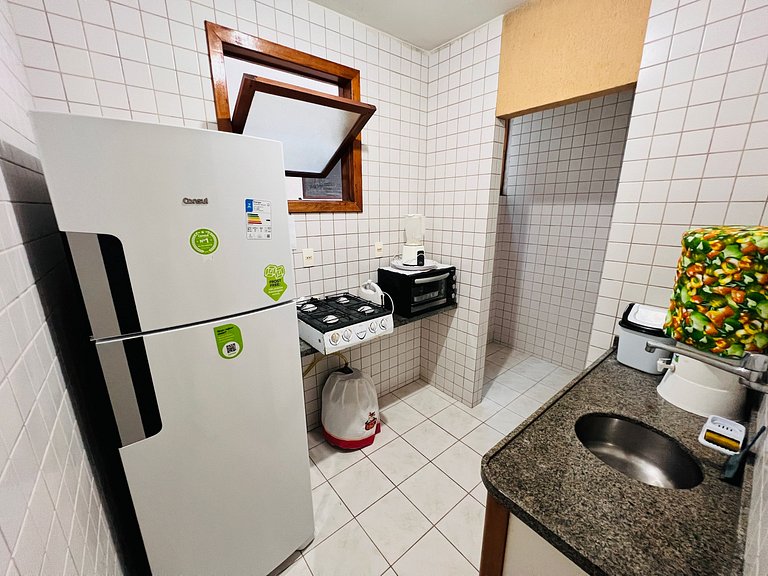 112 - Quarto e sala frente para o mar