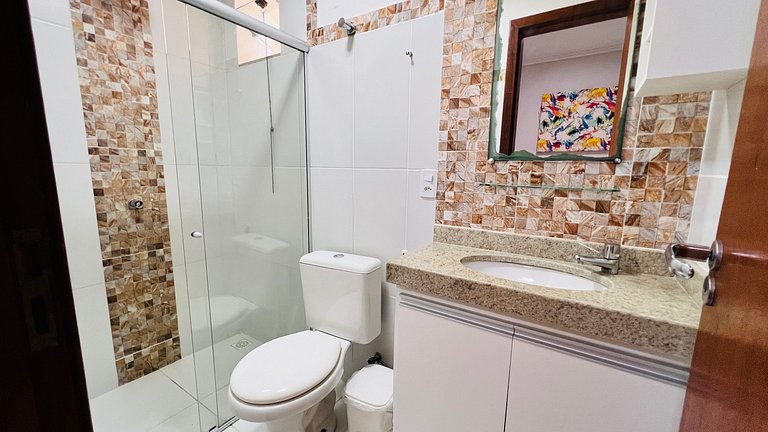 Apto térreo com ótima localização perto da praia