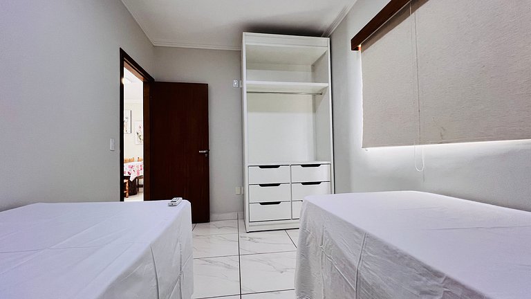 Apto térreo com ótima localização perto da praia