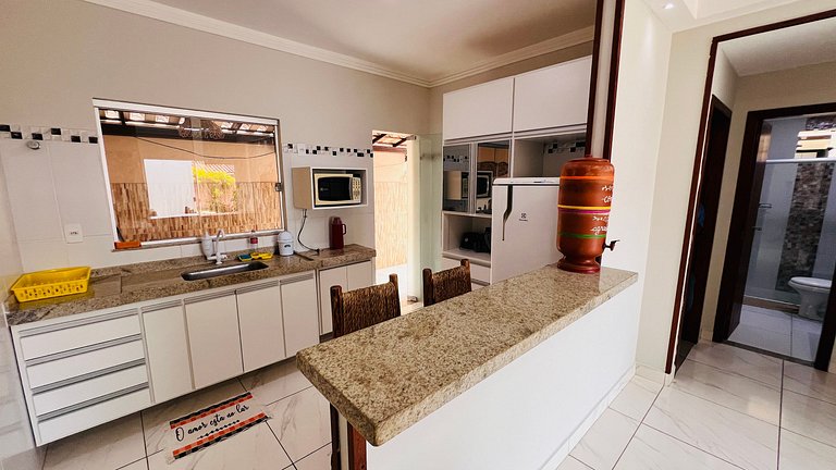 Apto térreo com ótima localização perto da praia