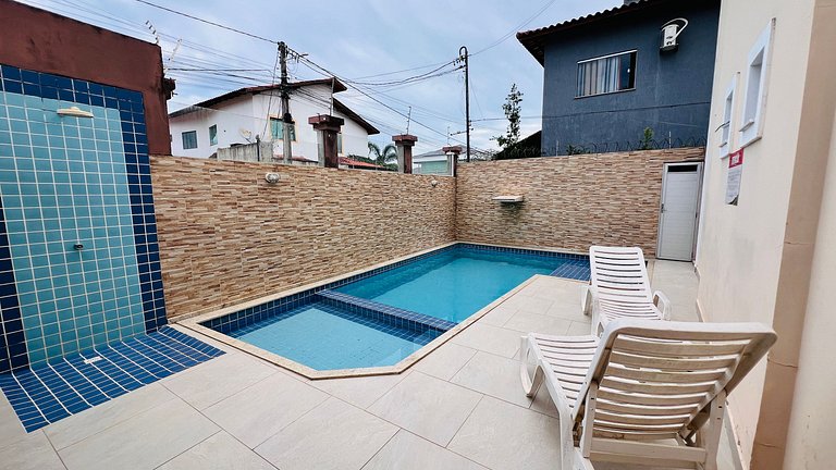 Apto térreo com ótima localização perto da praia