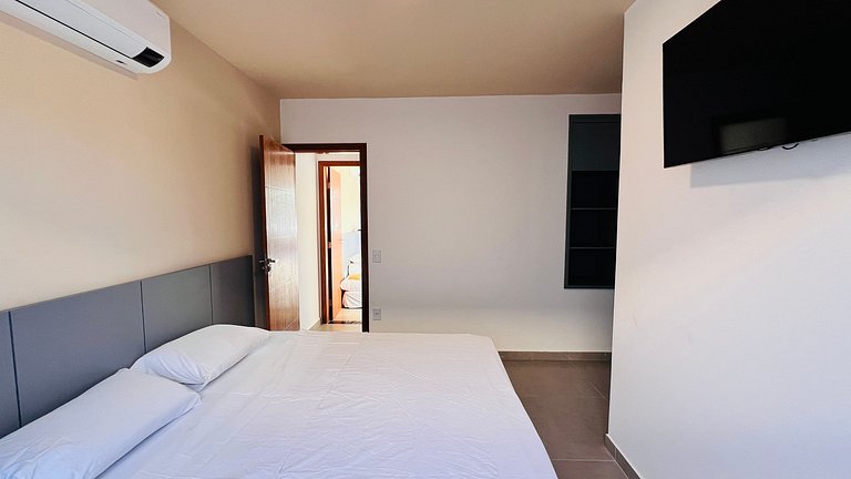 Duplex em cond. com 2 piscinas e 4 churrasqueiras