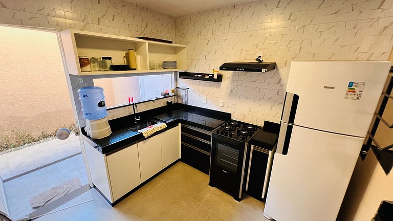 Duplex em cond. com 2 piscinas e 4 churrasqueiras