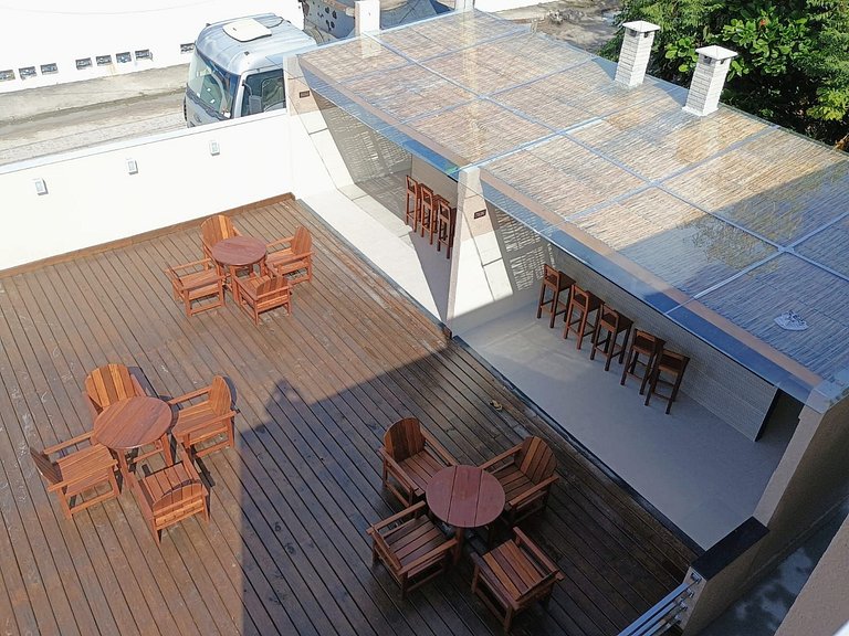 Duplex em cond. com 2 piscinas e 4 churrasqueiras