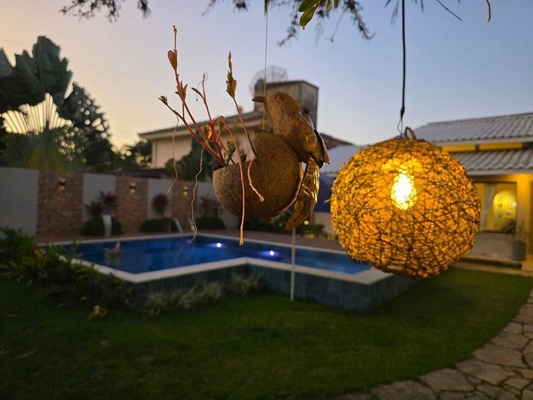 Casa individual com piscina apenas 100m da praia