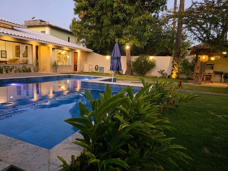 Casa individual com 3/4 apenas 100m da praia