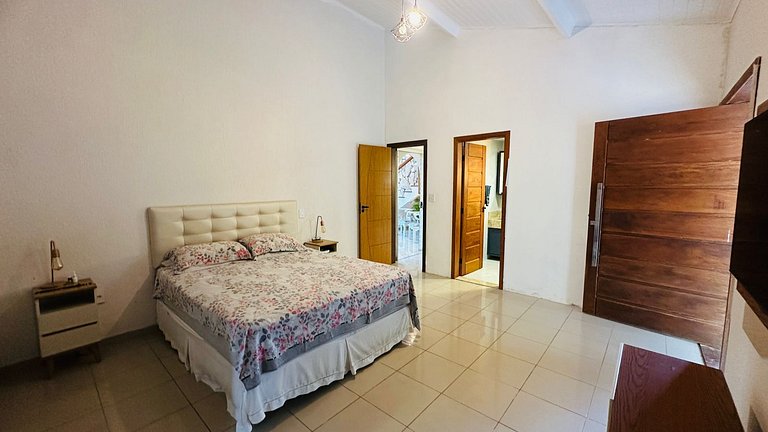 Casa individual com 3/4 apenas 100m da praia