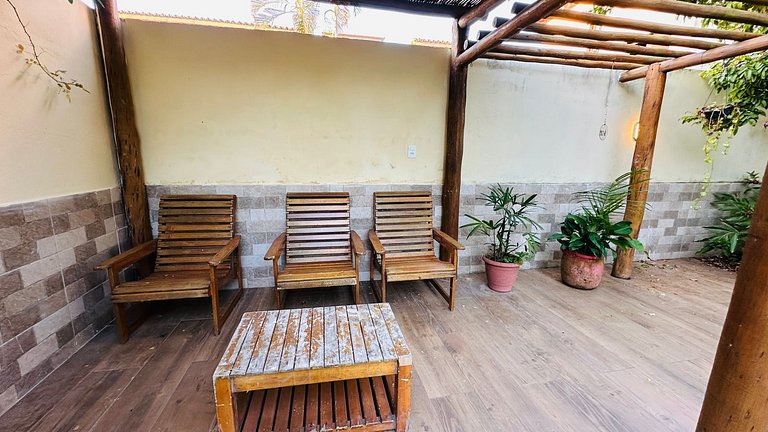 Casa individual com 3/4 apenas 100m da praia