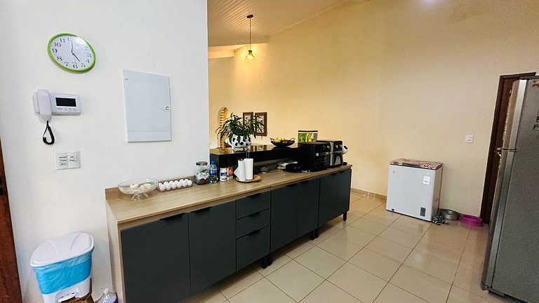 Casa individual com piscina apenas 100m da praia