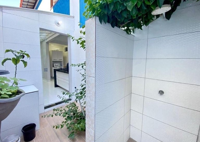 Apto 2/4 apena 650m da praia da orla