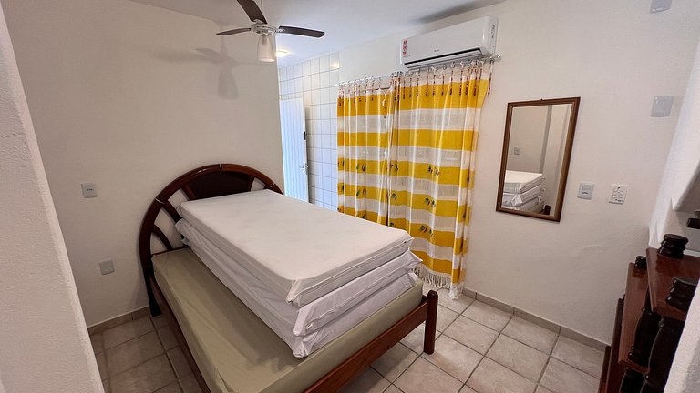 Casa individual apenas 650m da praia