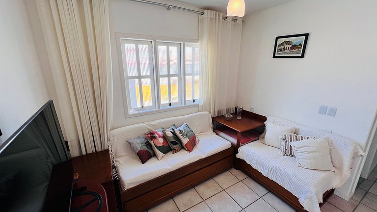 Casa individual apenas 650m da praia