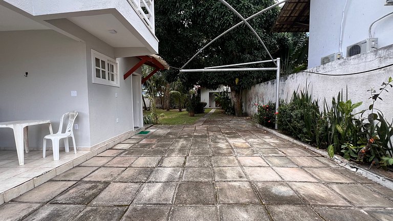 Casa individual apenas 650m da praia