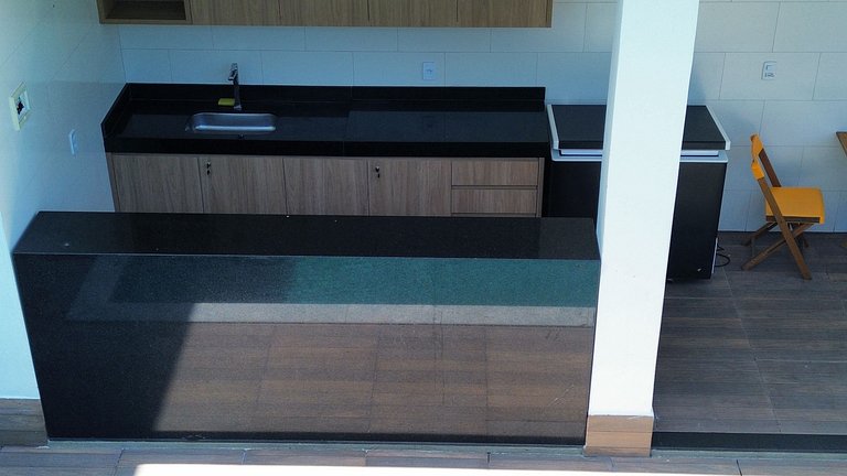 Apto 11 com 2/4 bairro residencial perto da praia