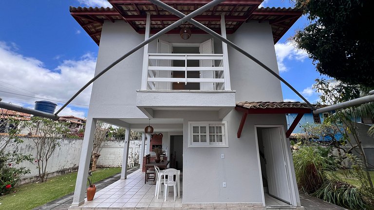 Casa individual apenas 650m da praia