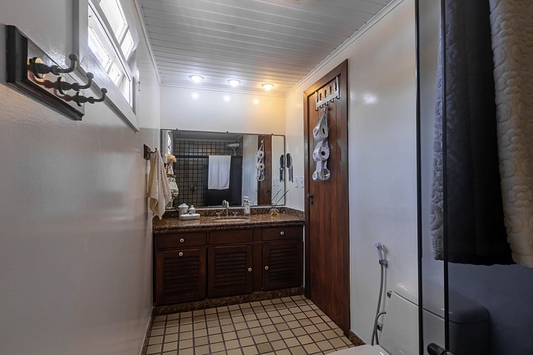 Casa individual apenas 100 m do mar