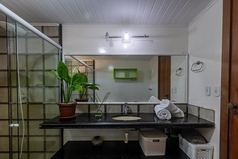 Casa individual apenas 100 m do mar