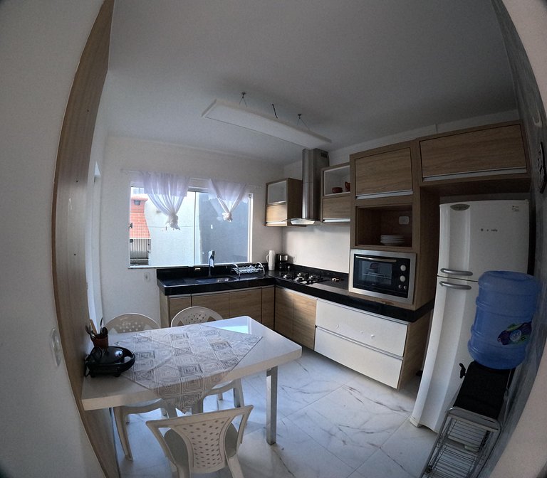 Duplex perto da praia e comercio