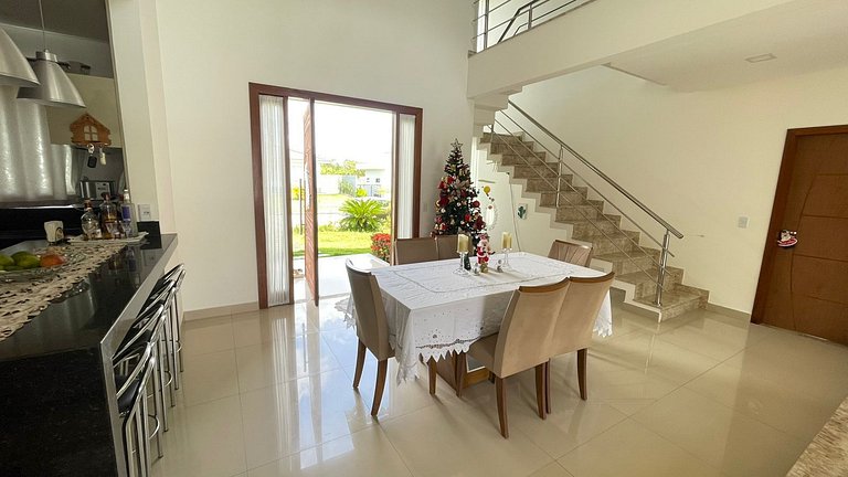 Casa individual no cond outeiro são francisco