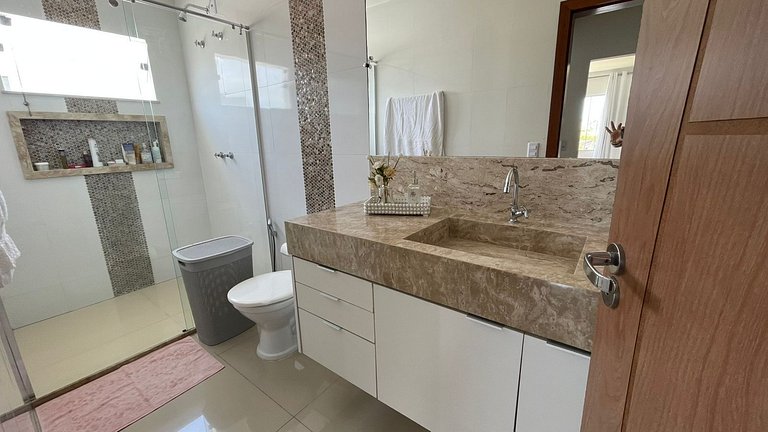 Casa individual no cond outeiro são francisco