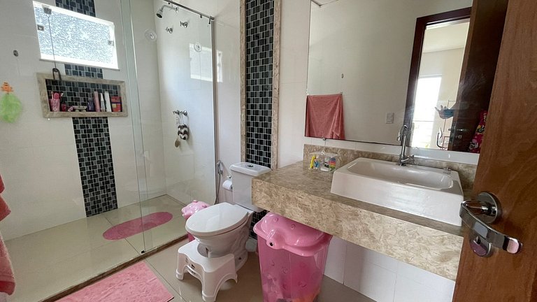 Casa individual no cond outeiro são francisco