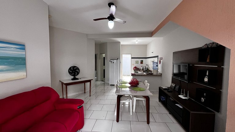 Cond arpoador perto da praia