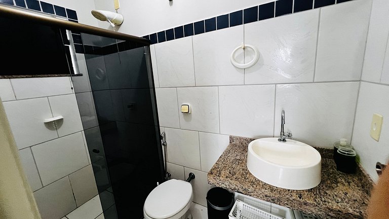 Cond arpoador perto da praia