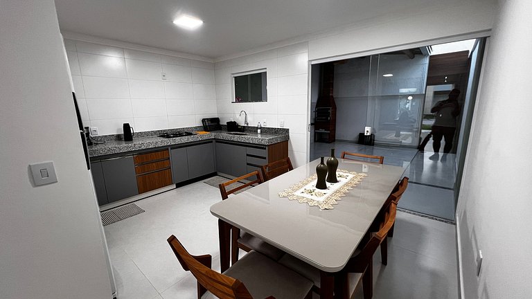 Conforto e Paz: Duplex 2 Suítes - Cond. Bromélias